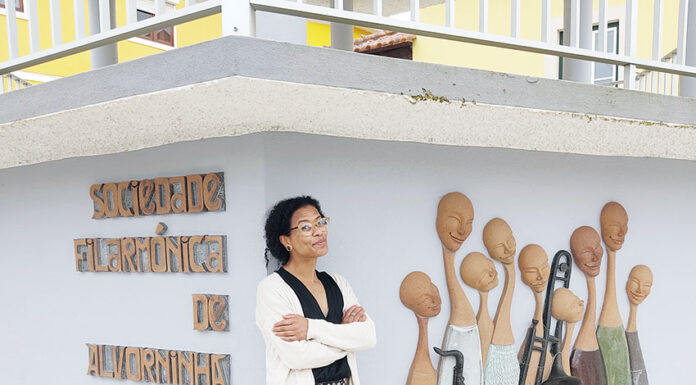 Mural cerâmico assinala centenário da banda de Alvorninha