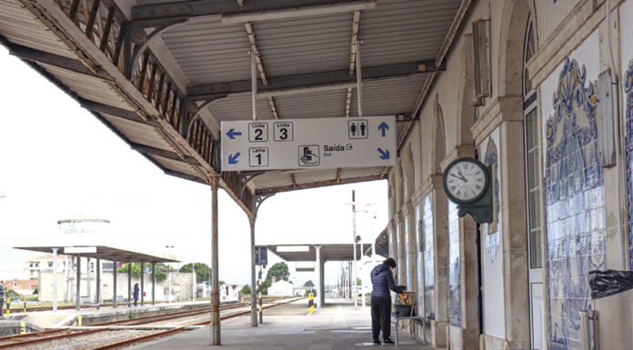 Autarcas reclamam eletrificação da Linha das Caldas para norte