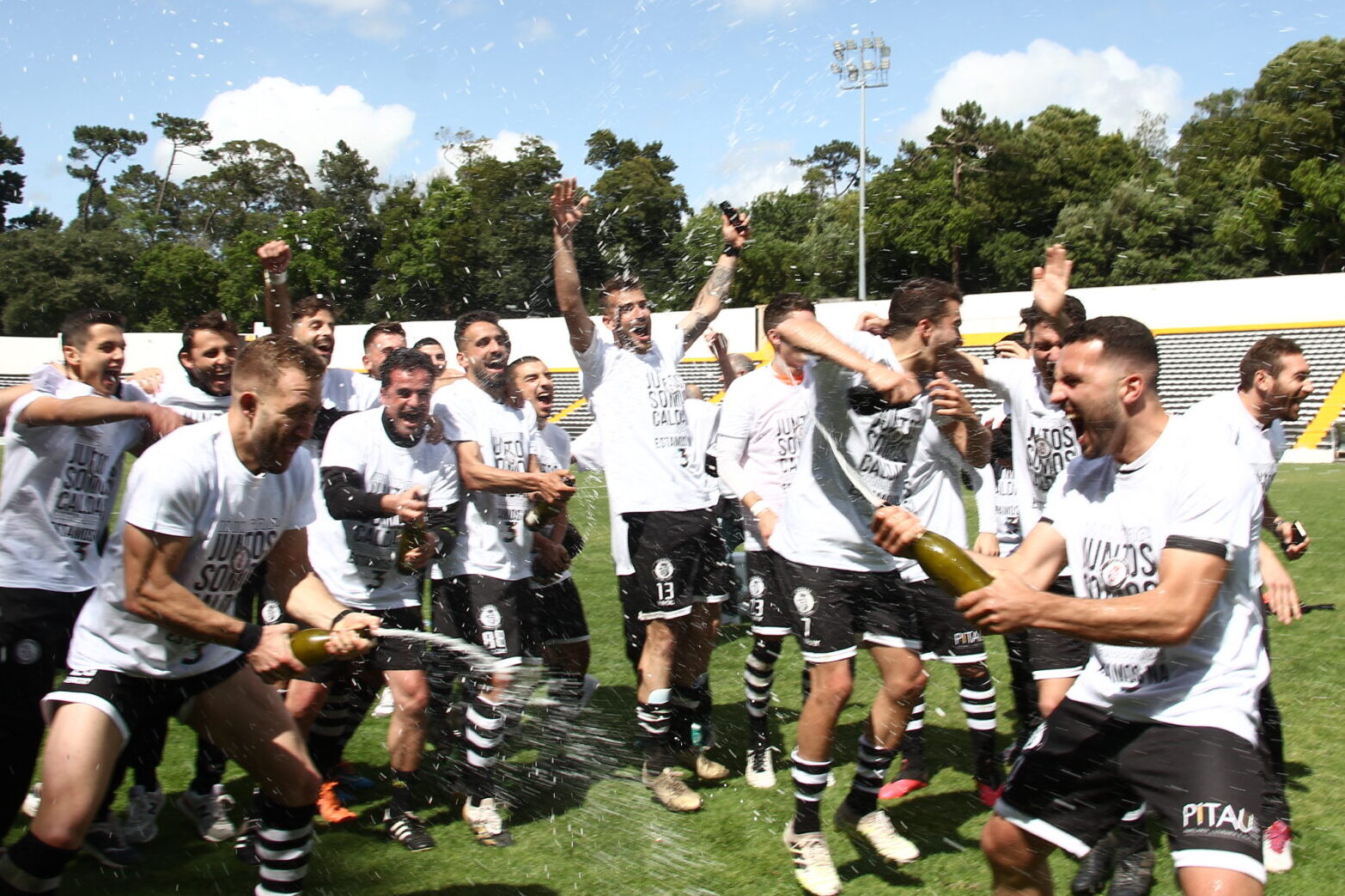 Futebol: Caldas garante subida à Liga 3