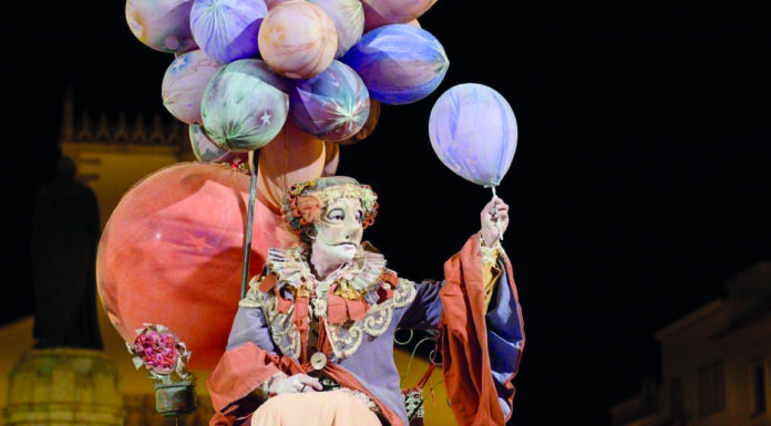 Teatro Só leva peça “Sorriso” à praça da Benedita