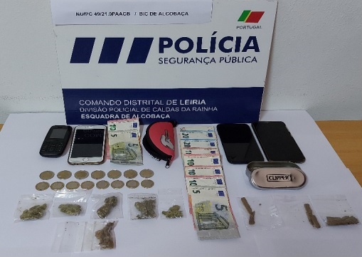 Detenção por posse de estupefaciente junto a escola de Alcobaça