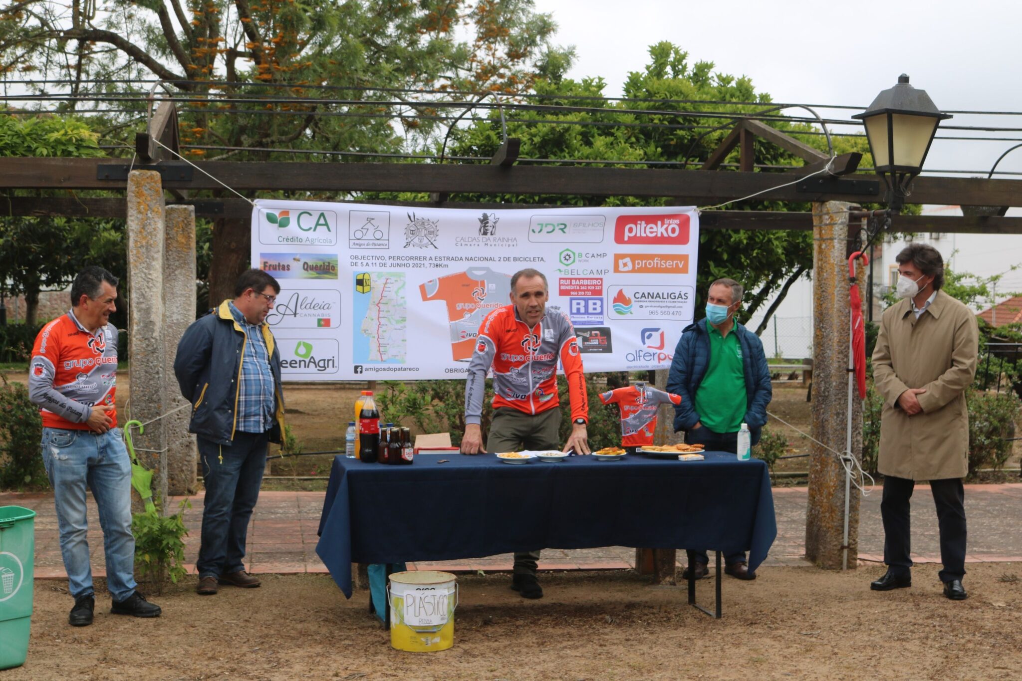 Grupo de Santa Catarina faz EN2 de bicicleta