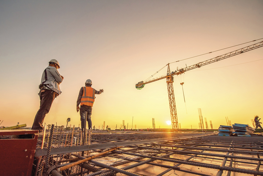 Há escassez de profissionais, mas empresas contratam