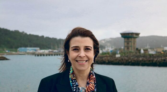 Secretária de Estado das Pescas marcou presença no lançamento à água da nova embarcação em Peniche