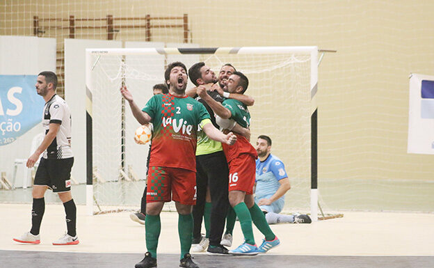 Futsal: AD Alvorninha à beira da subida à Honra