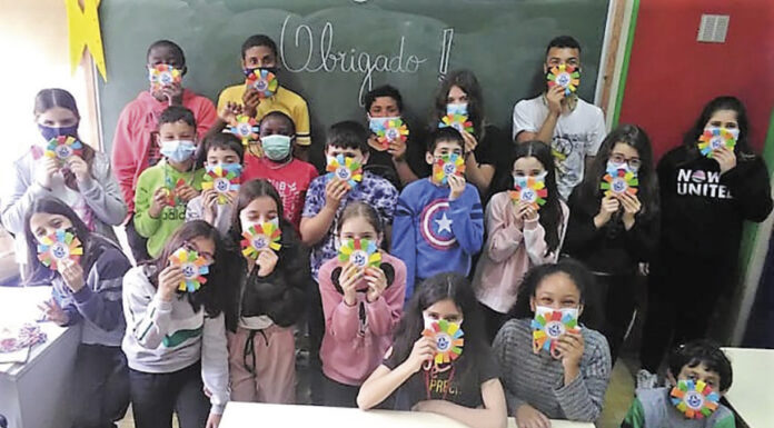 Crianças das Caldas escreveram postais de alento aos seniores do Nadadouro