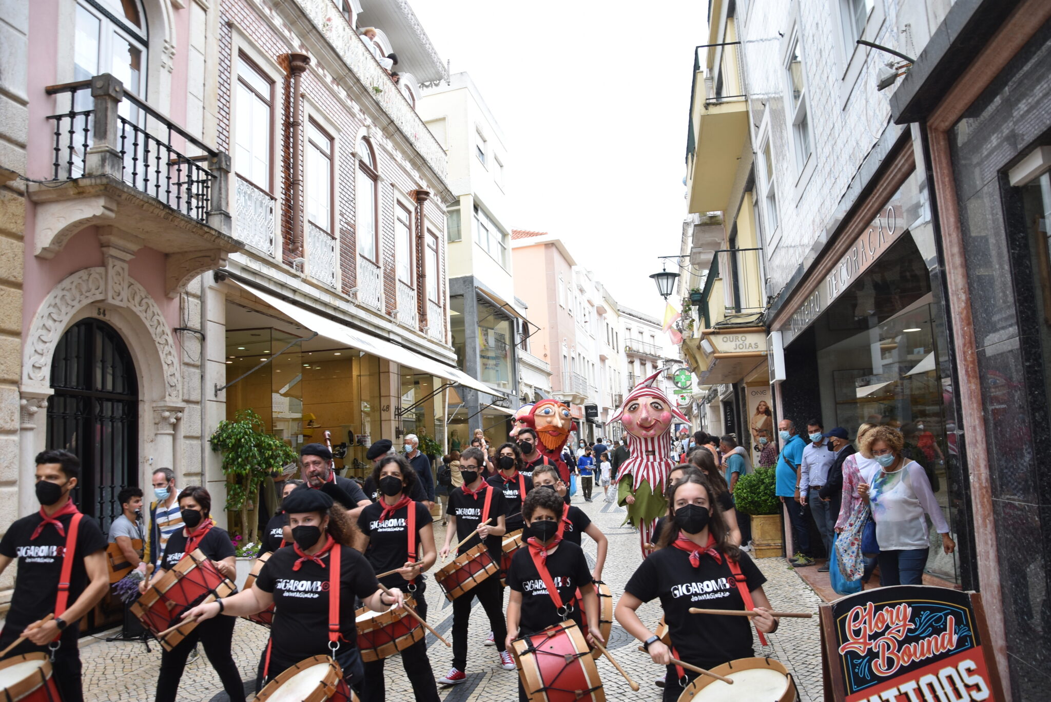 Gigabombos animaram centro da cidade das Caldas