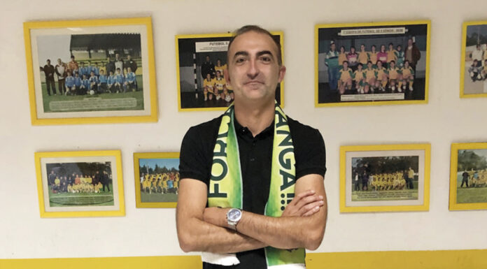 Futebol: Técnico Hélio Santos dirige CD Caranguejeira