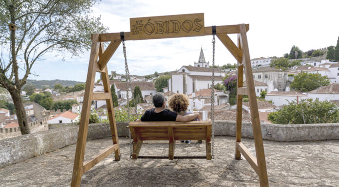 Em Óbidos há um baloiço com vista panorâmica