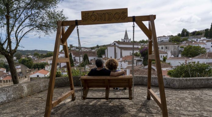 Óbidos tem um baloiço panorâmico com vista sobre a vila