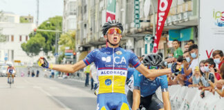 Tiago Santos (Alcobaça) festeja título em Santarém