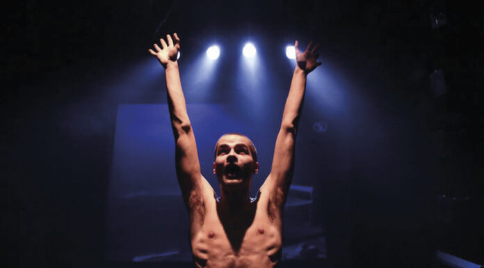 Cultura: Música no feminino e nova peça na sede do Teatro da Rainha