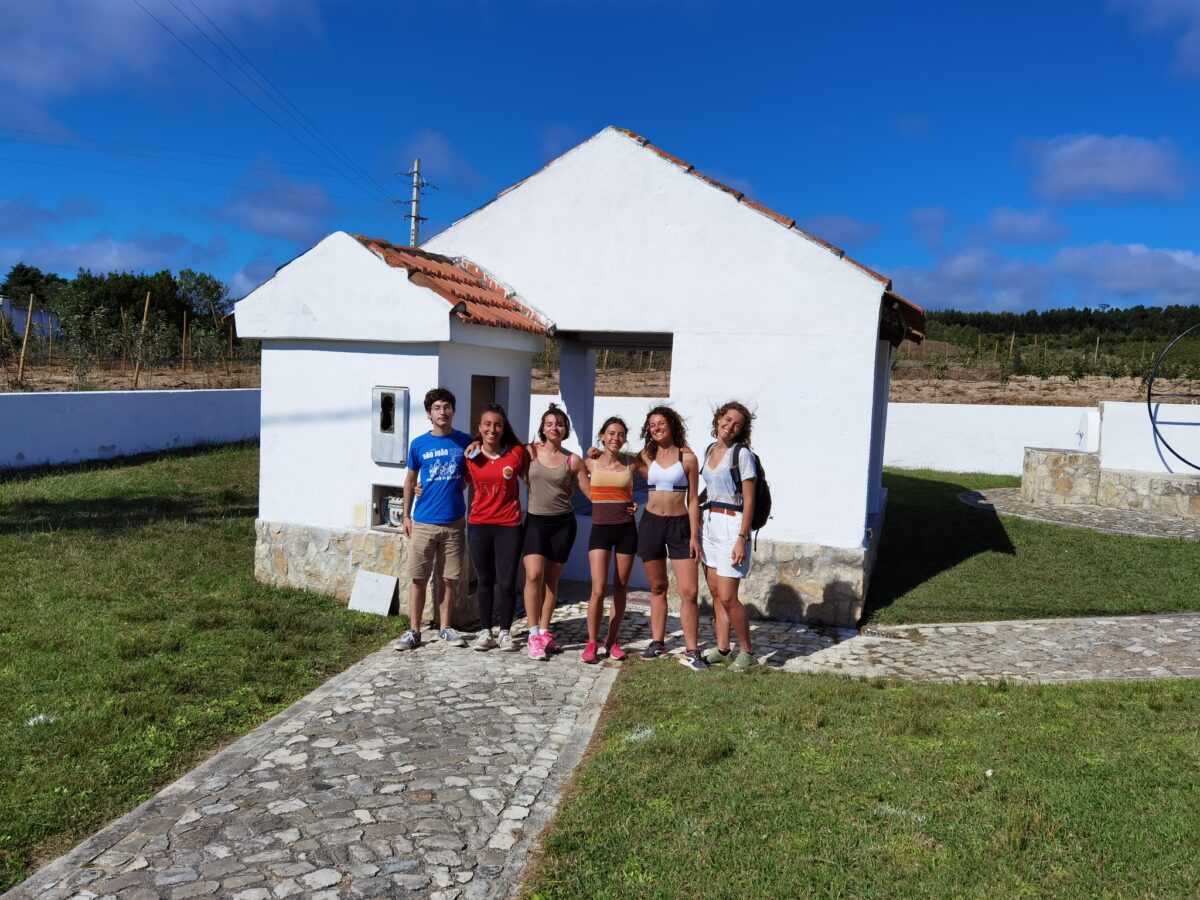 Jovens europeus aprenderam  a caiar na vila de Óbidos
