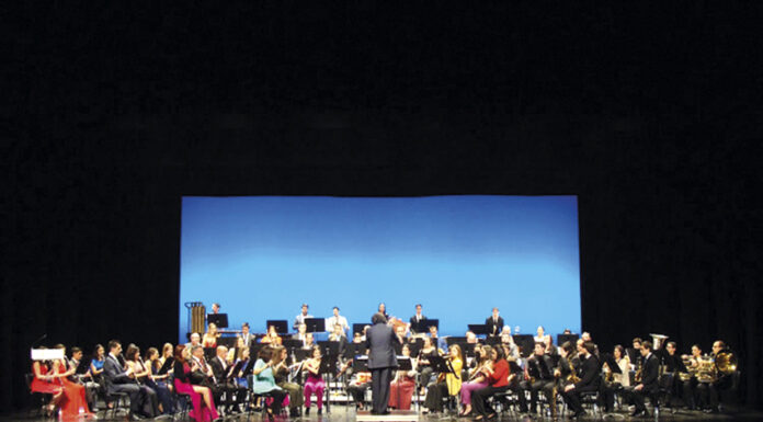 Banda Comércio Indústria apresenta novas peças no CCC