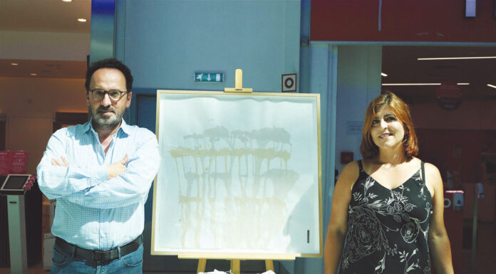 Cerâmica e pintura unidas em exposição no La Vie