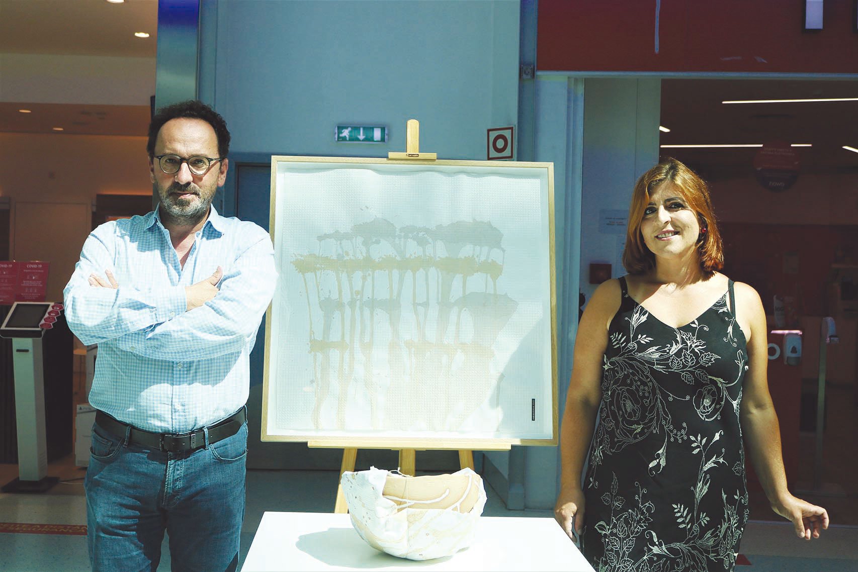 Cerâmica e pintura unidas em exposição no La Vie