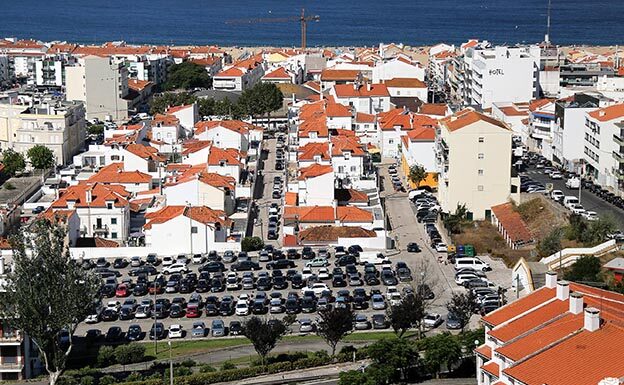 Câmara da Nazaré acerta compra de terreno da feira semanal ao Estado