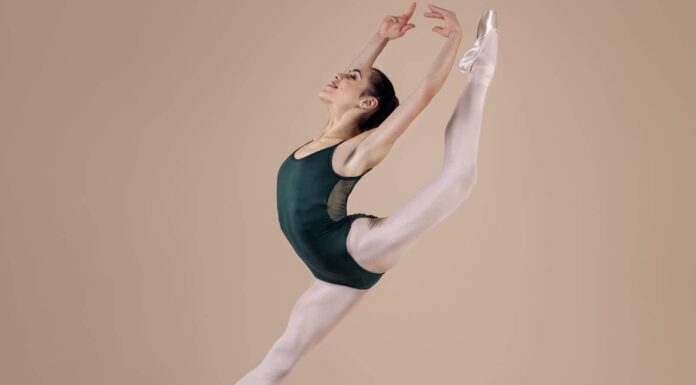 Bailarina Laura Viola prossegue estudos na Austrália