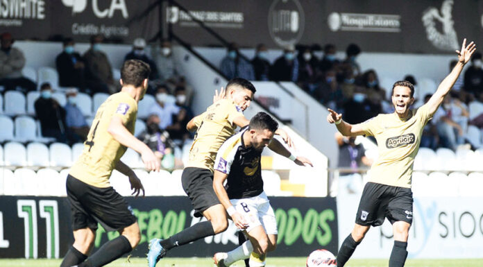 Caldas ganha dérbi perfeito