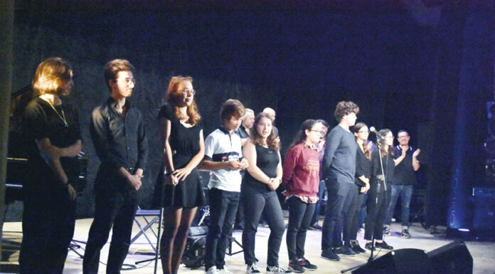 Alunos do agrupamento de escolas de Óbidos mostram que “têm é garganta!”