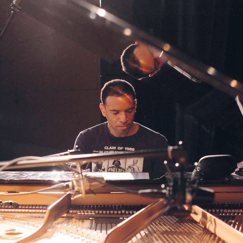 Compositor Aurélien Lino soma distinções