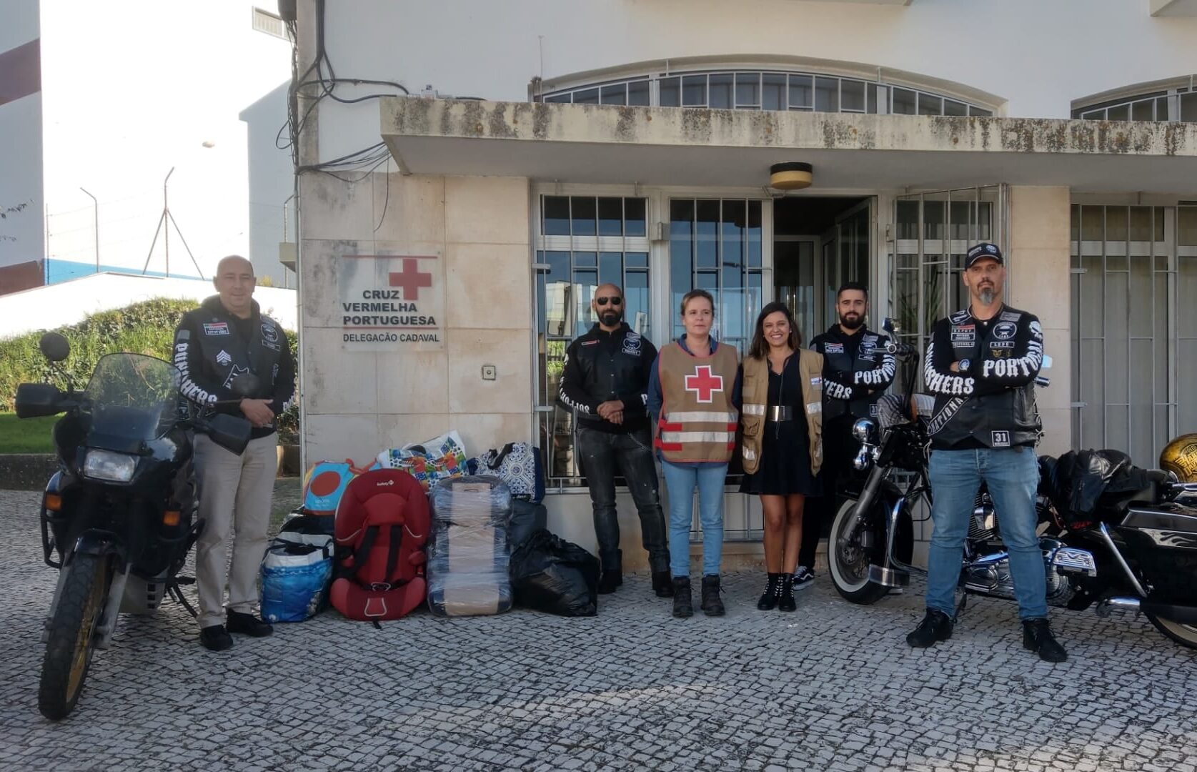 Delegação do Cadaval da Cruz Vermelha recebe doação de bens