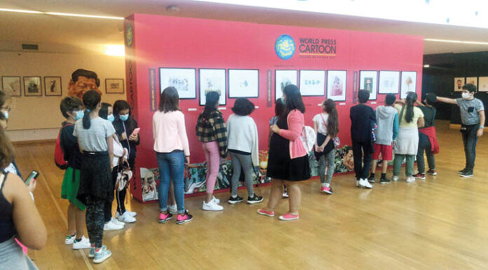 Alunos apreciam exposição do WPC