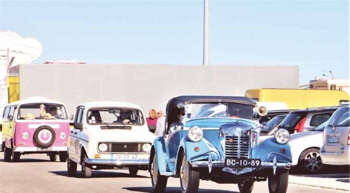 Passeio de automóveis clássicos é rampa para criação de clube