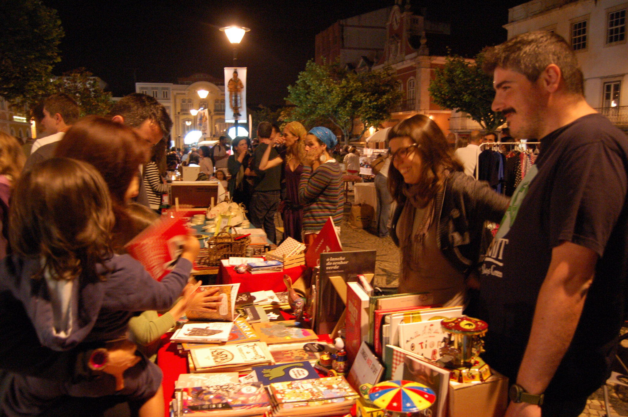 Bazar à Noite foi adiado