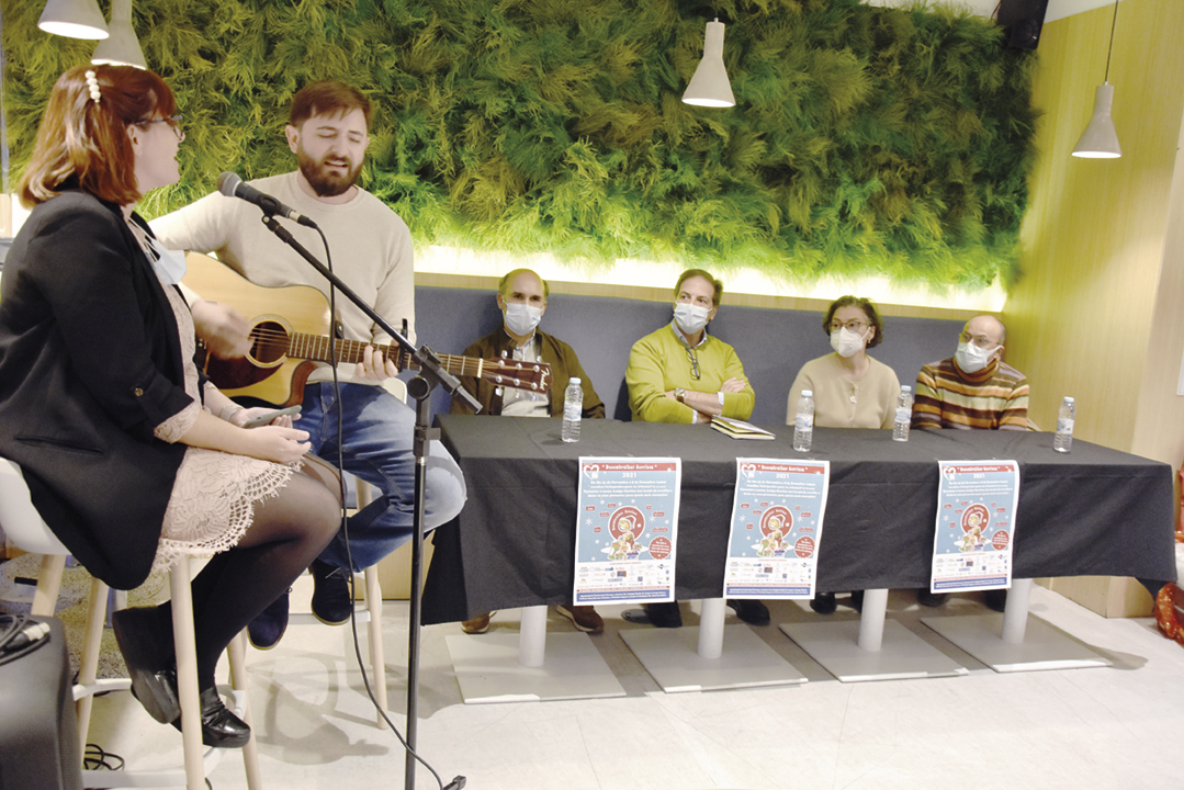 Ordem do Trevo ajuda crianças carenciadas a “desembrulhar sorrisos”