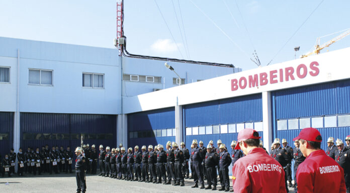 Bombeiros também ajudam nas melhorias ao quartel