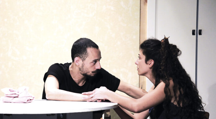 Teatro da Rainha estreia “Pertinho da Torre Eiffel”