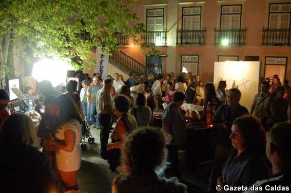 Bazar à noite regressa este sábado