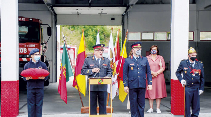 Bombeiros da Nazaré procuram comandante
