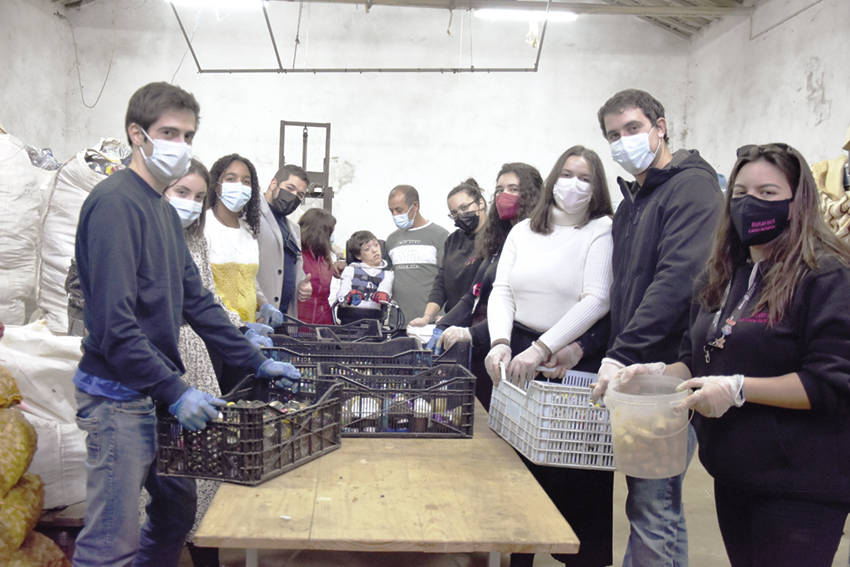 Jovens do Rotaract das Caldas ajudam causa de Pedro Querido