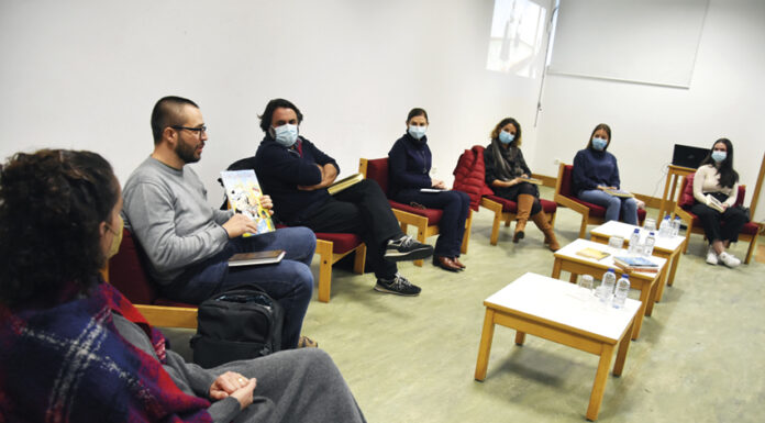Biblioteca celebra aniversário aliando livros com dança e música