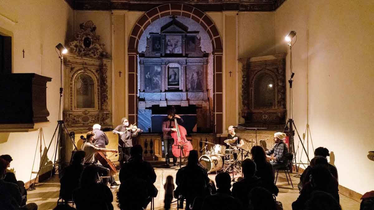 Grémio trouxe músicos para gravar nas Caldas da Rainha