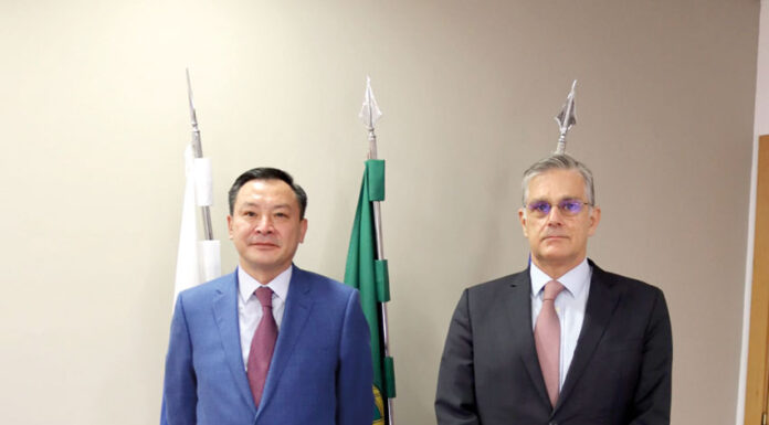 Leiria: Nerlei recebeu visita do embaixador do Cazaquistão