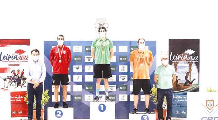 Natação: Francisco Santos bate recordes