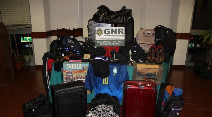 Dois homens ficam em prisão preventiva por roubo e furtos