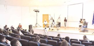 Alunos da ETEO alertam colegas para violência no namoro