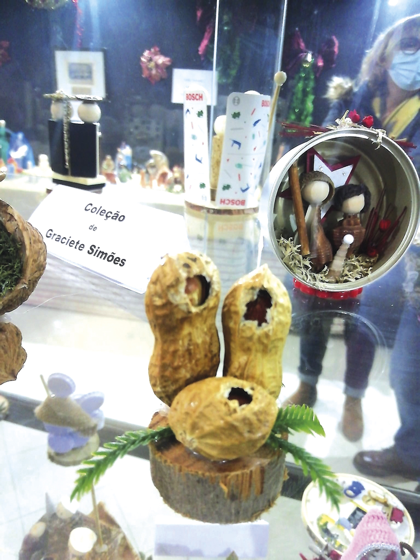 Centenas de presépios exibidos na Casa do  Povo de Alfeizerão