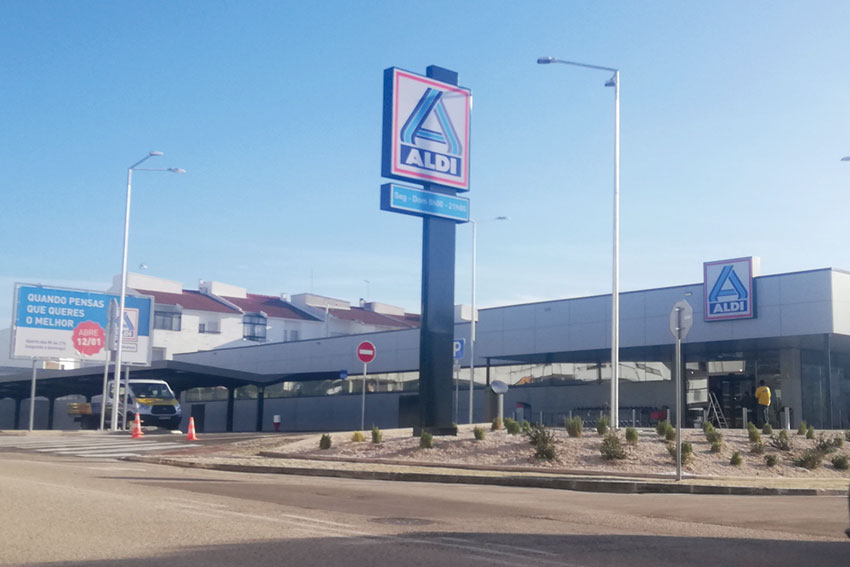 Cadeia de supermercados Aldi abre loja na Nazaré