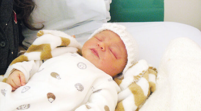 Aurora é a bebé do ano no Centro Hospitalar do Oeste