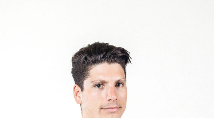 Ciclismo: João Almeida apresenta-se com camisola da Emirates