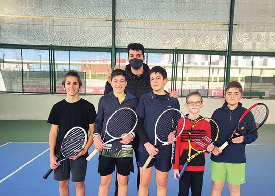 Ténis: Laura Levy e Oskars Butans sagram-se campeões em Alcobaça