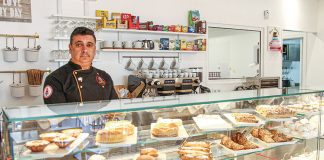 Pastelaria Doce Tesouro abriu no Bairro dos Arneiros