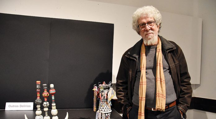 João Donato deixou a pesca artesanal para contar histórias de Moçambique em cerâmica