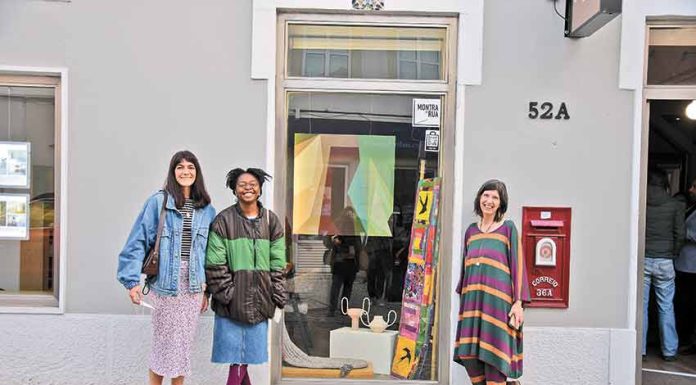 Montras das lojas do centro da cidade são galerias para criadores