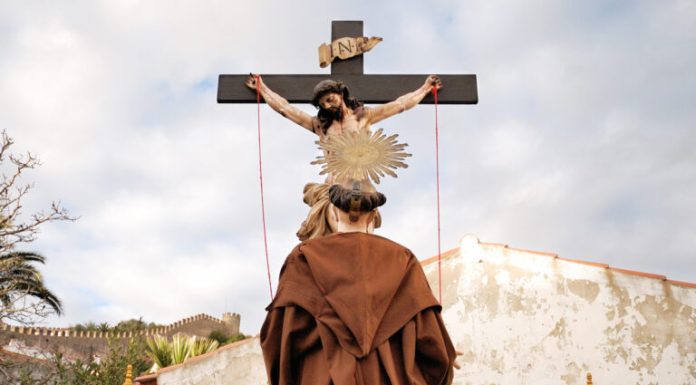 Óbidos: Procissão da Rapaziada volta às ruas no domingo